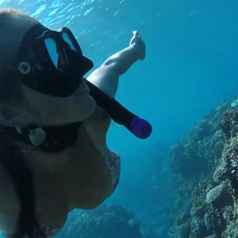 Raquel Reis snorkels in Madagascar